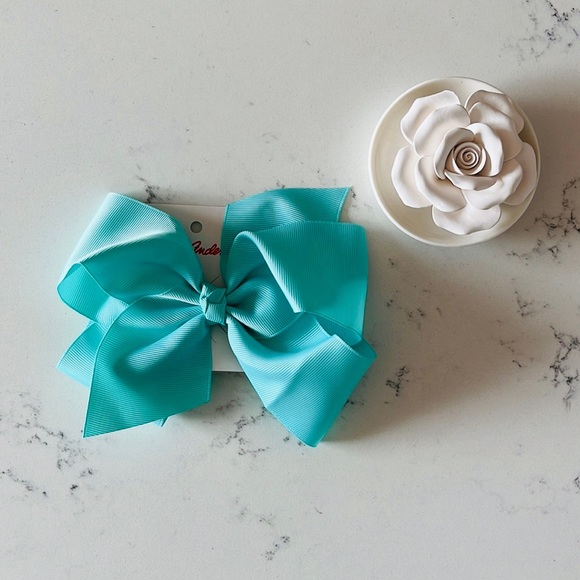 Hanna Andersson Teal Color Ribbon Bow Clip. - Picture 2 of 6